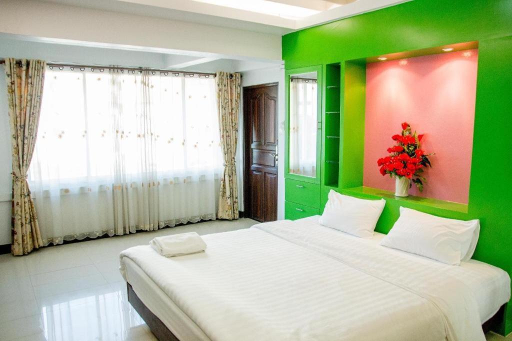 Huay Kaew Palace 1 Hotel Chiang Mai Ngoại thất bức ảnh